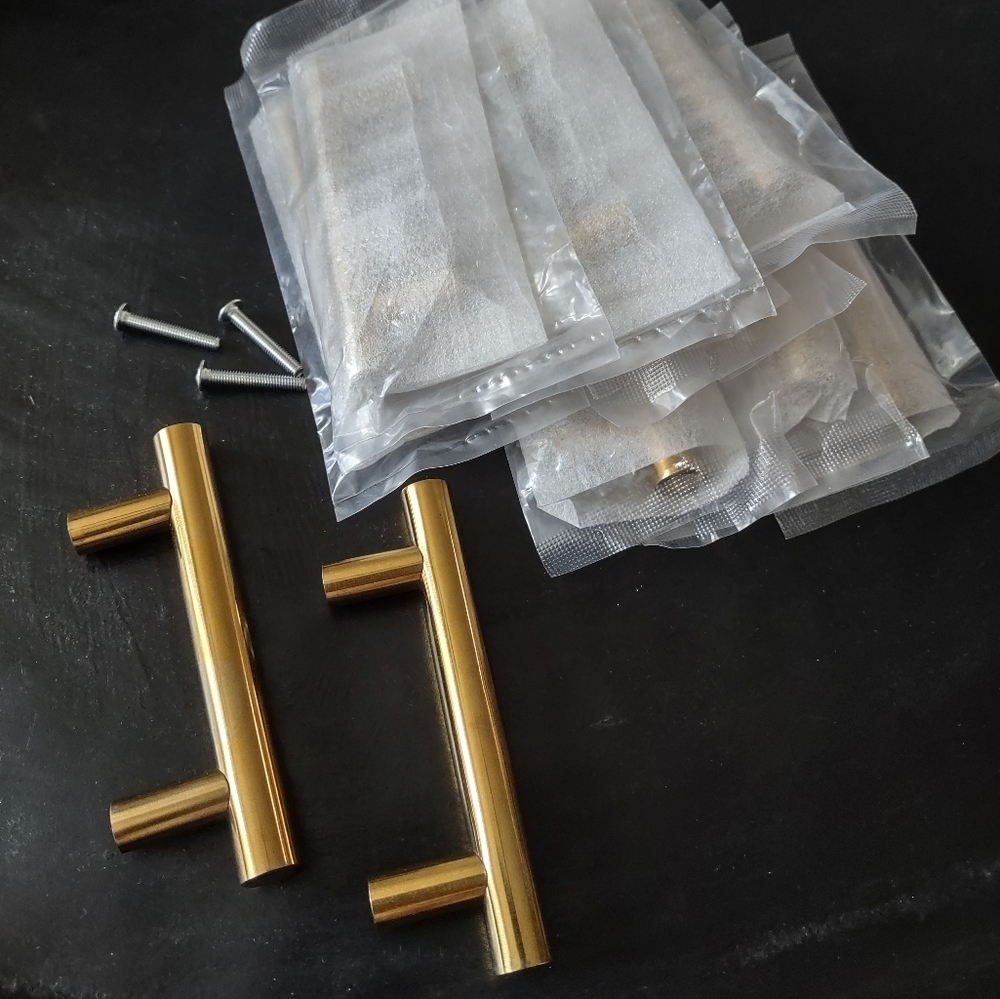 Modern gold cabinet pulls 10 pulls total in lot